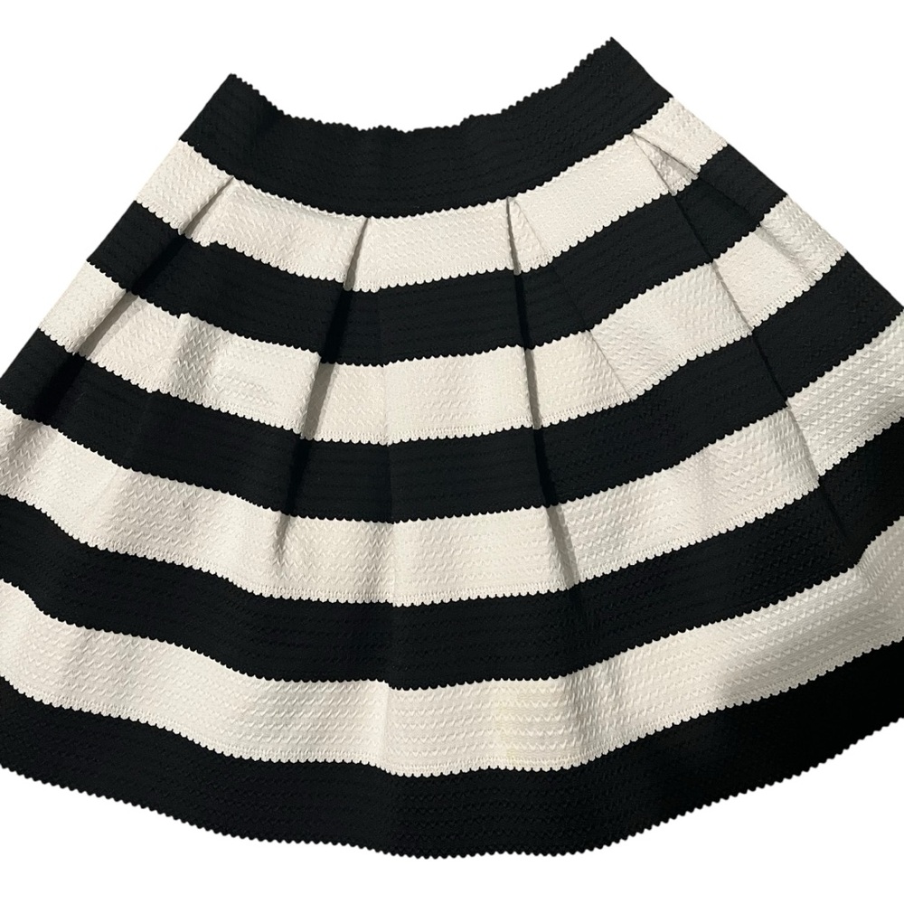 NWT, Express Black White Striped Structured Stretch Pouf Skater Mini Skirt, Sz S - Picture 11 of 14